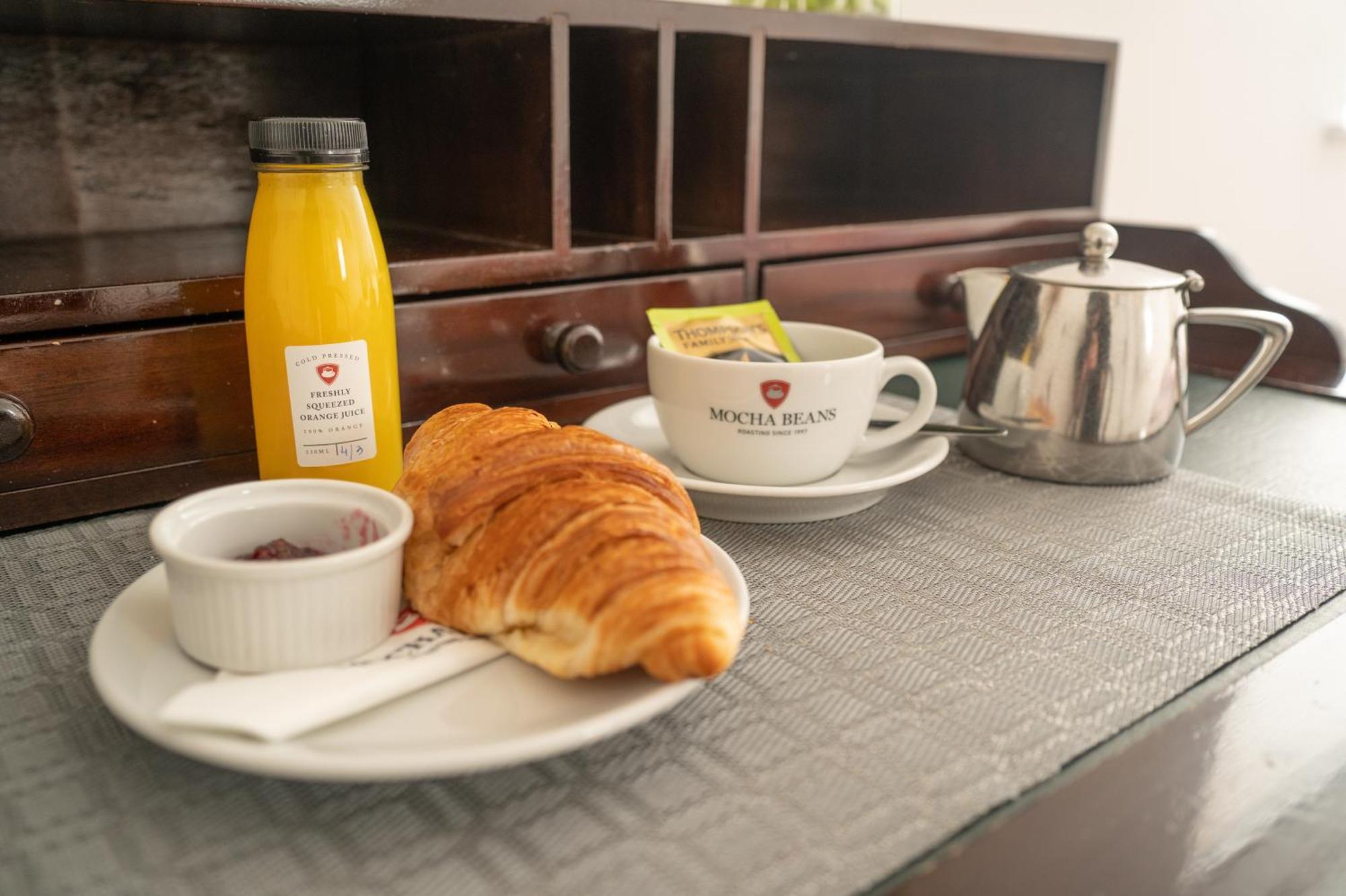 Bed and Breakfast Mocha Newcastle Голвей Екстер'єр фото
